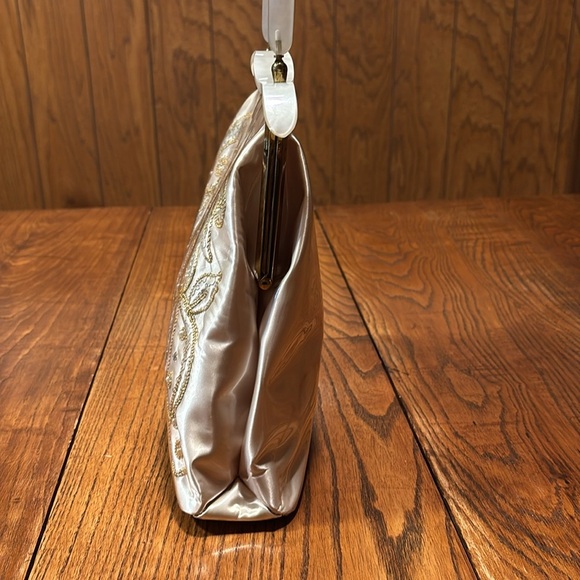 Charles S Kahn, Inc Handbag Vinyl Covered Satin W/Gold Thread Pearls & Diamonds - Picture 7 of 16